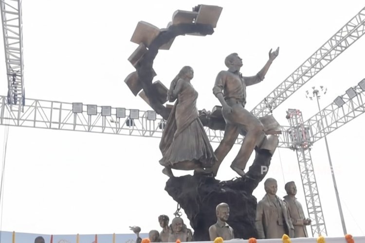 CM M.K. Stalin Unveils ‘Kalvich Silai – Kattranai Thoorum Arivu’ Statue at Marina Beach